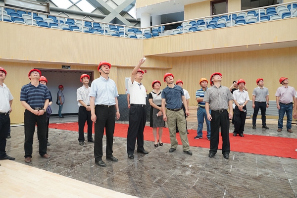 市委書記史濟(jì)錫、市長朱晨調(diào)研中立公司承建的民生項目工程