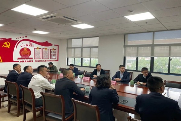 麗水市蓮都區(qū)區(qū)長王忠寶一行至浙江中立建設(shè)有限公司走訪調(diào)研